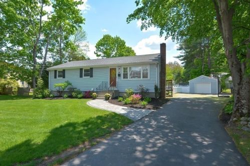 4 Meade Ave, Medfield, MA 02052 exterior