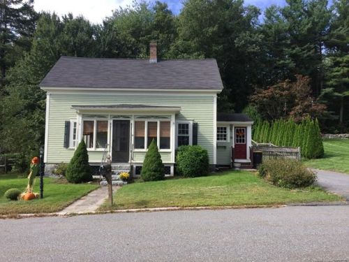 9 Orchard St, Graniteville, MA 01886 exterior