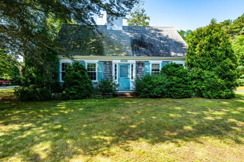 115 Old Stage Rd, Centerville, MA 02632 exterior