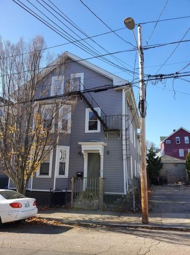 41 Joslin St, Providence, RI 02909 exterior