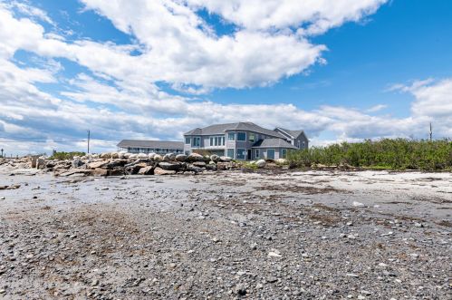 1901 Harpswell Neck Rd, Harpswell, ME 04079 exterior