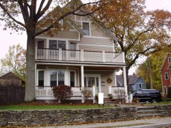 21 Floral St, Newton, MA 02461 exterior