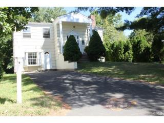 260 West Ave, Tokeneke, CT 06820 exterior