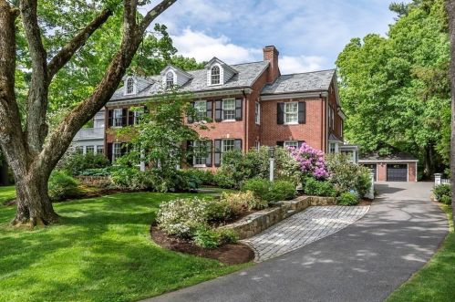 128 Cliff Rd, Wellesley, MA 02481 exterior