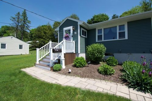 59 Carriage Dr, Wallingford, CT 06492 exterior