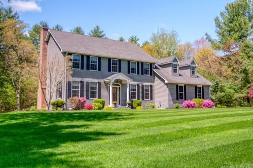 77 Bobolink Ln, Somers, CT 06071 exterior