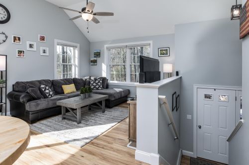 113 Twin Bridge Rd, Weare, NH 03281 exterior