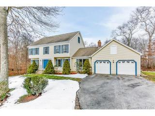 18 Devonshire Ln, Madison, CT 06443 exterior