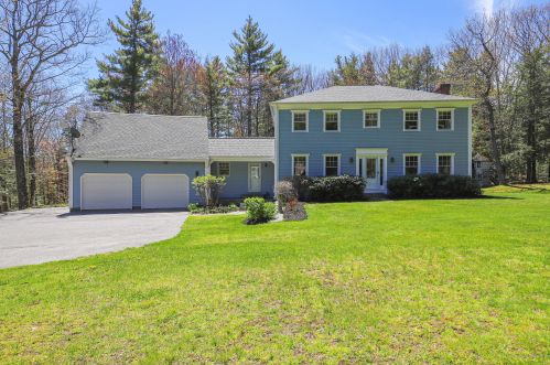104 Hardy Rd, Falmouth, ME 04105 exterior