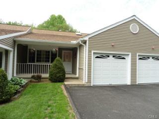 140 Highland Dr, Upper Stepney, CT 06468 exterior