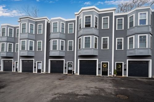 579 Baker St, Roxbury-Xing, MA 02132 exterior