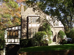 25 Burnside Rd, Newton, MA 02461 exterior