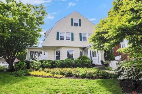 25 Chesterfield Rd, Stamford, CT 06902 exterior