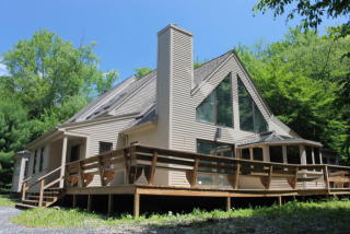 17 Trout Close Pl, Becket, MA 01223 exterior