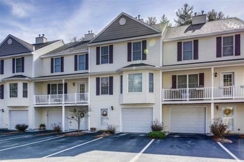 11 Mulberry Ln, Amherst, NH 03031 exterior