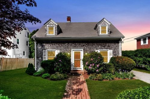 241 Tuckerman Ave, Middletown, RI 02842 exterior