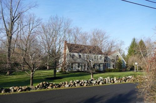 47 Shadow Ln, Ridgefield, CT 06877 exterior