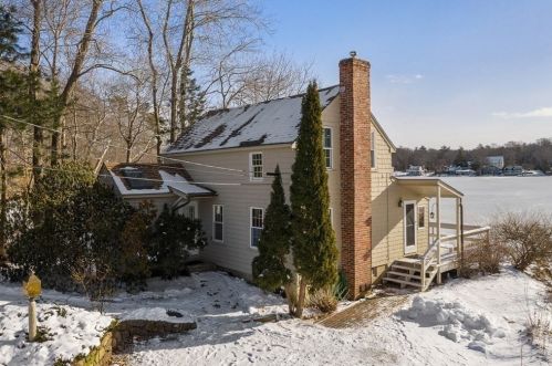 4 White Rd, Hamilton, MA 01982 exterior