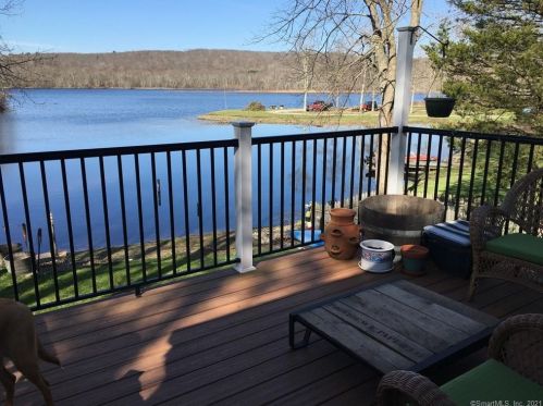78 Johnson Cove Rd, Norwich, CT 06351 exterior