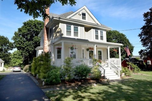 522 Manley St, West Bridgewater, MA 02379 exterior