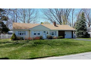 25 Honeysuckle Rd, Warwick, RI 02888 exterior