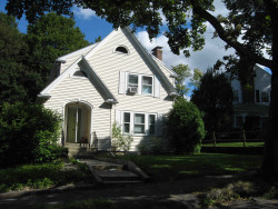 35 Lindbergh Ave, Newton, MA 02465 exterior