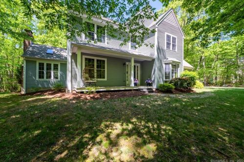 6 Lonicera Ct, Lyme, CT 06371 exterior