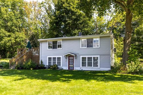 15 Adams Ln, Kittery, ME 03904 exterior