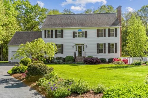 54 Spring Rock Rd, East Lyme, CT 06333 exterior