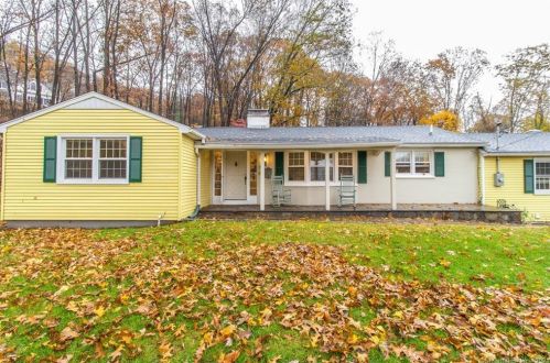 54 Edgewood Dr, Beacon-Falls, CT 06403 exterior