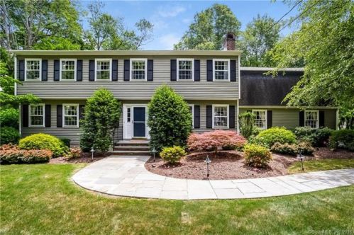 24 Firehouse Rd, Bridgeport, CT 06611 exterior