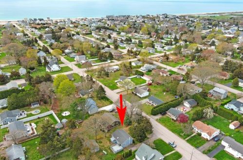 67 Lawton Ave, Westerly, RI 02891 exterior