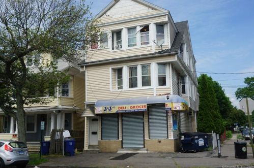 252 Maplewood Ave, Bridgeport, CT 06605 exterior