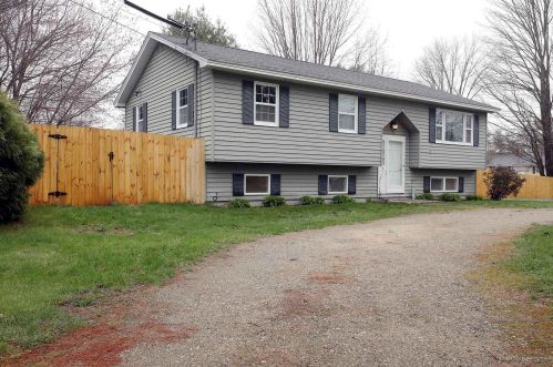 1 Dumas St, Lisbon, ME 04252 exterior