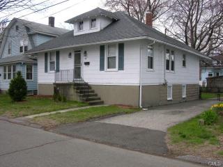 117 Taft St, Stratford, CT 06615 exterior