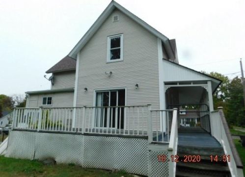 106 Lippitt Ave, Warwick, RI 02889 exterior