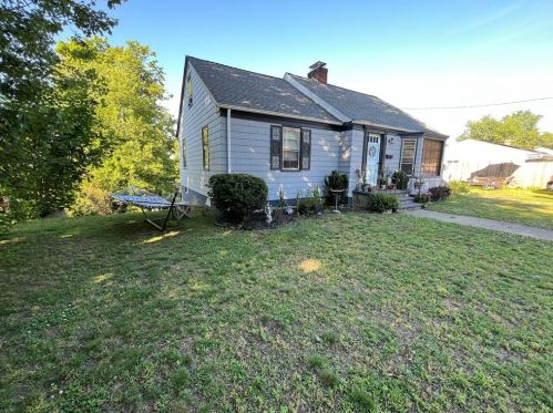 2 Notre Dame St, Coventry, RI 02816 exterior