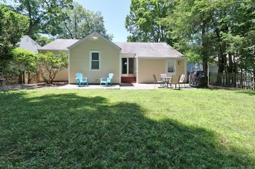 14 Buttonball Trl, Norwalk, CT 06851 exterior