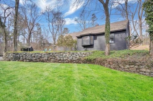 103 Jacobs Ter, Middletown, CT 06457 exterior