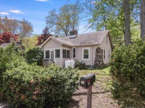 25 Hall Trl, East Hampton, CT 06447 exterior