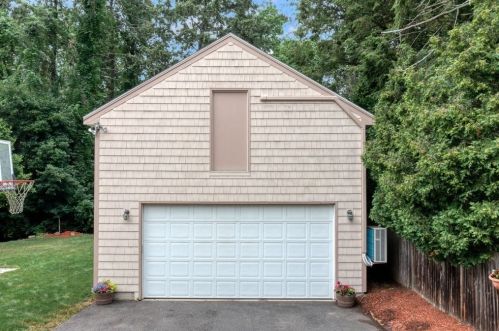 20 Edgewood Ave, Longmeadow, MA 01106 exterior