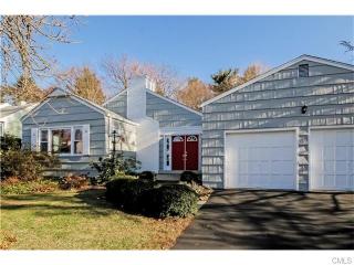 215 Hanford Dr, Fairfield, CT 06824 exterior