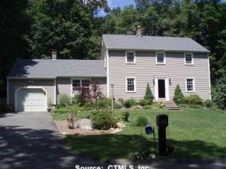 3 Country Village Ln, Clinton, CT 06413 exterior