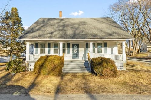 13 Church St, Moosup, CT 06354 exterior