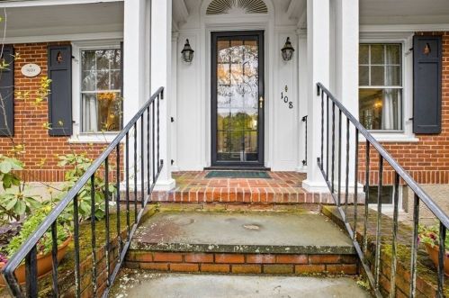 108 Beaumont Ave, Newton, MA 02460 exterior