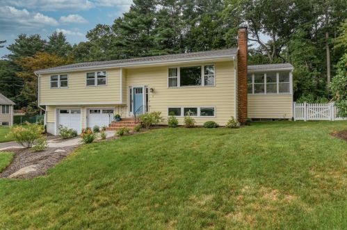 13 Fairview Rd, Medfield, MA 02052 exterior
