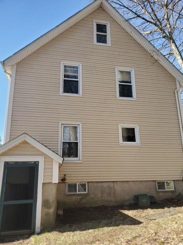 46 Glen Rd, Woonsocket, RI 02895 exterior