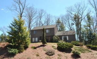 3 Deacon Dr, Nashua, NH 03063 exterior