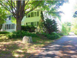 14 Bittersweet Ln, Stratham, NH 03885 exterior
