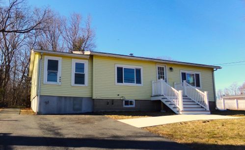 463 New Zealand Rd, Seabrook, NH 03874 exterior